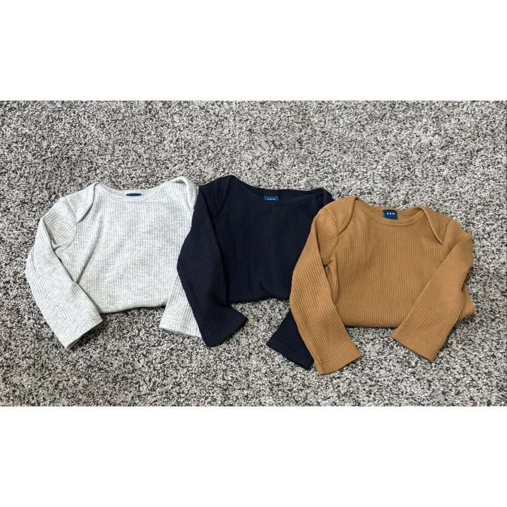 ❤️Old Navy Long Sleeve Ribbed Bodysuit 3-6M